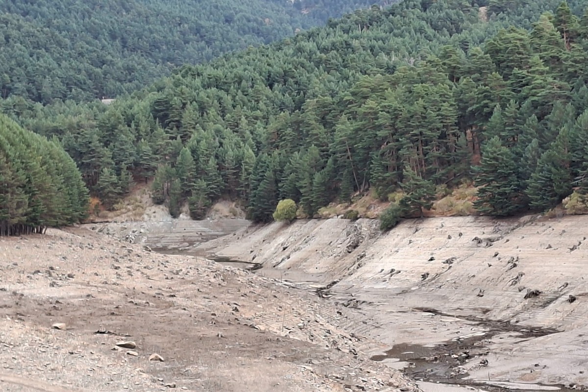 El Gobierno mantiene vacío un embalse utilizado por hidroaviones en plena escalada del riesgo de incendios