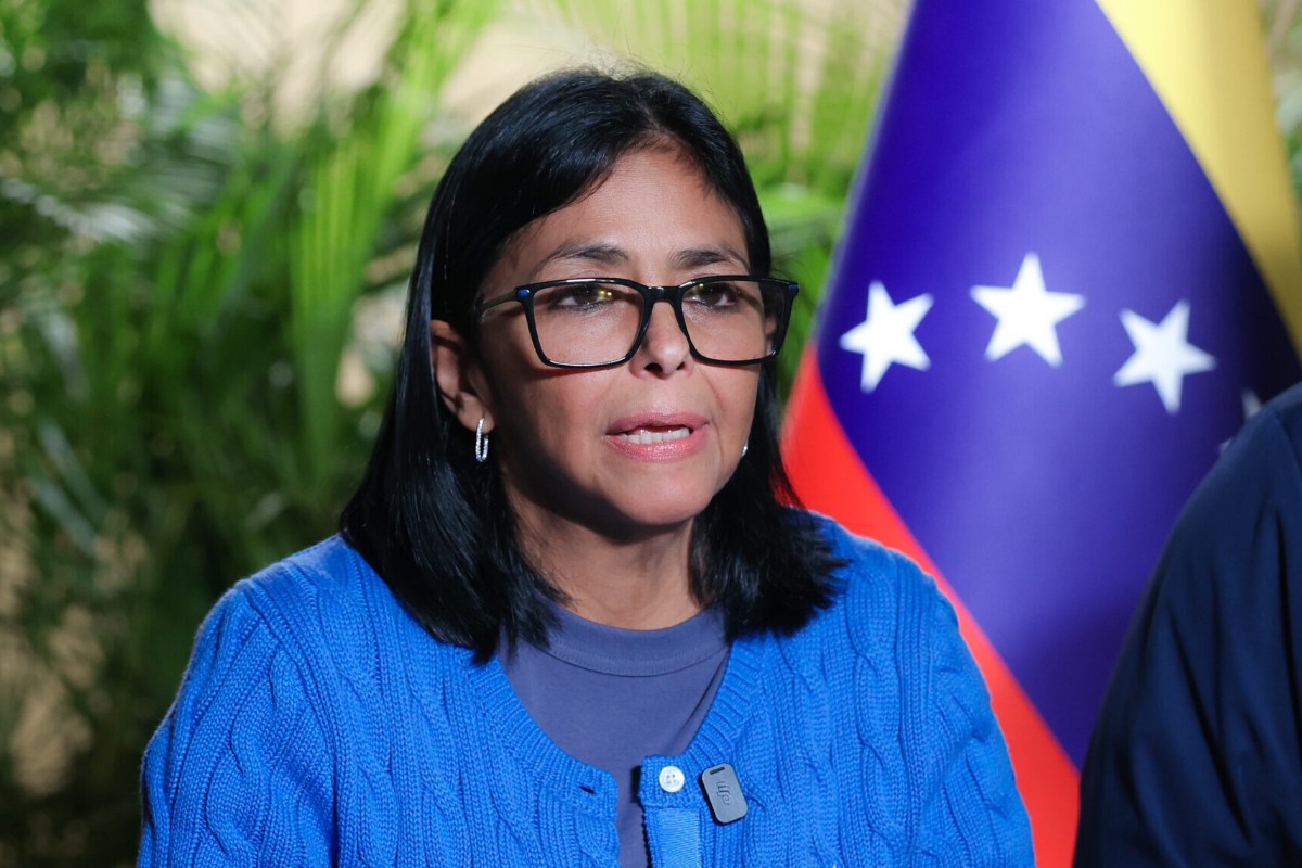 El régimen chavista se abre a la inversión extranjera en el sector petrolero: Delcy Rodríguez firma una nueva Ley de Hidrocarburos