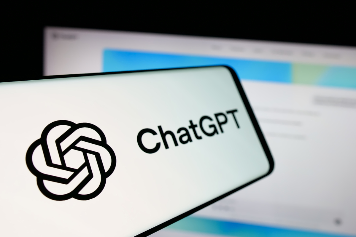 ChatGPT responde con sesgo de izquierda en el 80% de las preguntas políticas, según un estudio