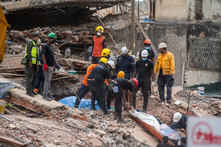 Exteriores eleva a 27 los españoles fallecidos en los terremotos de Venezuela y la cifra de desaparecidos baja a 137