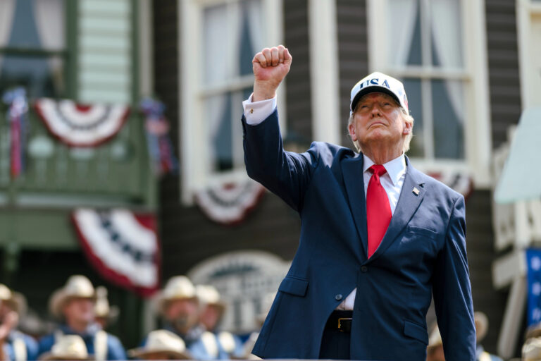 El Gobierno de Trump acelera las deportaciones y supera las 3.200 expulsiones diarias de inmigrantes ilegales