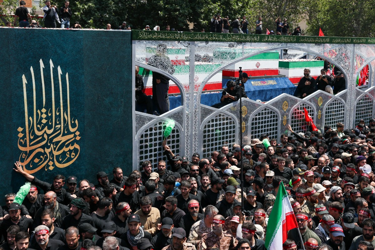 El régimen de Irán desarrolla los funerales del exlíder supremo Alí Jamenei sin la presencia de su hijo Mojtaba
