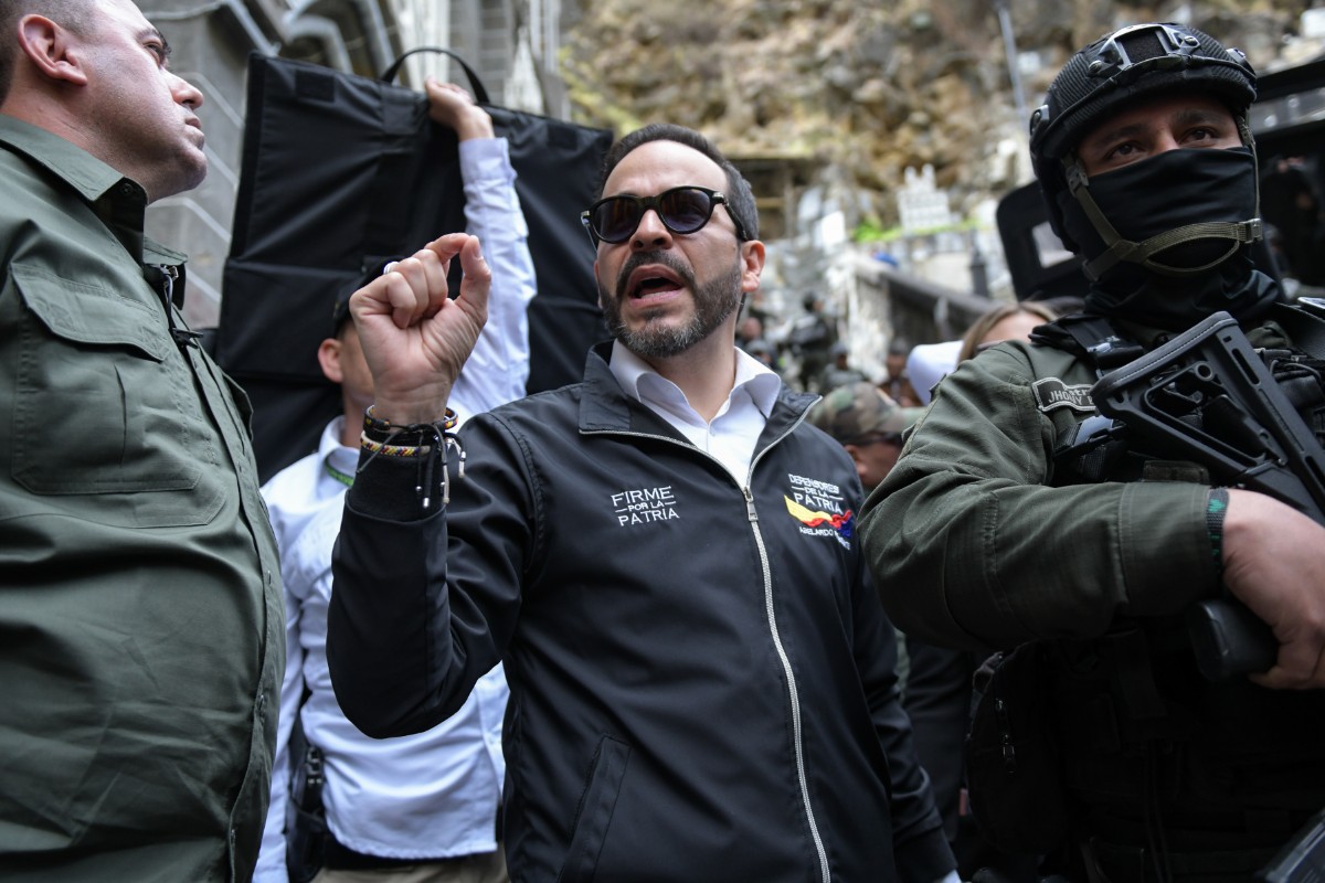 El equipo del patriota De la Espriella pide al Congreso evaluar la posibilidad de efectuar la investidura presidencial en una instalación militar