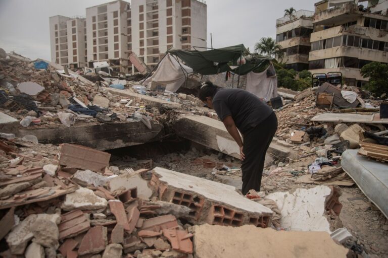 Asciende a casi 3.900 el número de muertos tras los devastadores terremotos ocurridos en Venezuela hace dos semanas