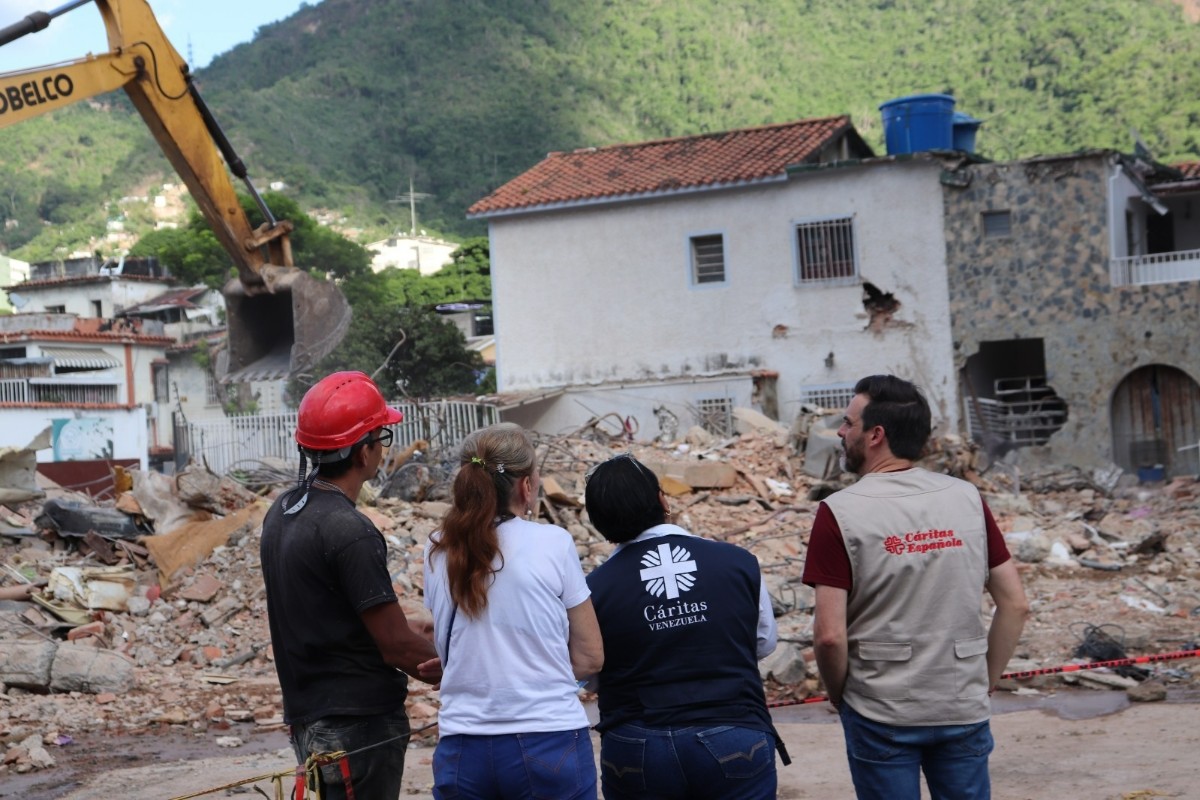 Asciende a 4.561 el número de muertos por el doble terremoto que azotó a Venezuela