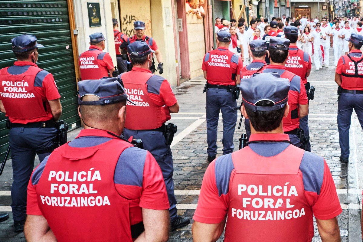 Detenidos dos inmigrantes ilegales marroquíes en Pamplona por robar con violencia 29 móviles en una noche en San Fermín