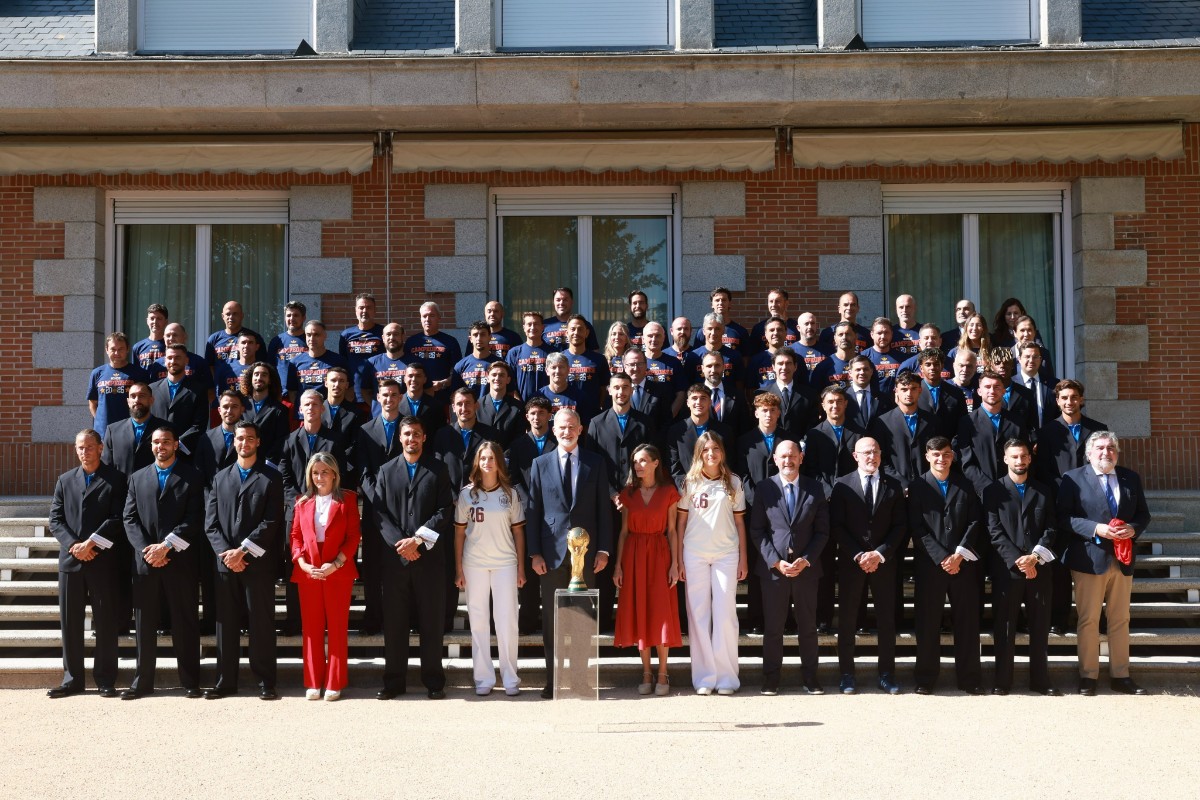 DIRECTO | Más de 120.000 personas se reúnen en la Cibeles para celebrar el triunfo de la campeona del mundo