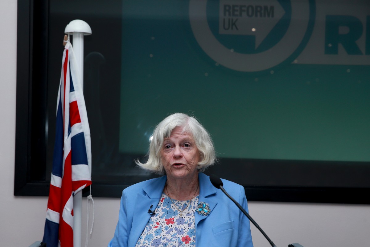 La Fiscalía británica determina que la exdiputada soberanista Ann Widdecombe fue asesinada tras recibir más de 20 golpes en la cabeza con un martillo