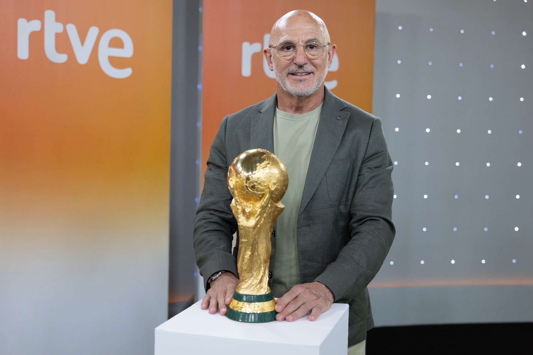 Luis de la Fuente carga contra la selección argentina por su actitud tras perder la final: «Es intolerable e inadmisible en futbolistas de esa dimensión»