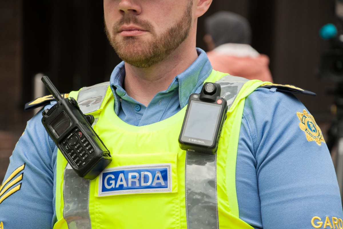 La Policía de Irlanda se incauta de una «potente bomba» y detiene a dos sospechosos en la frontera con Reino Unido
