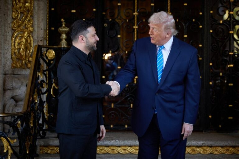 Trump se reunirá el martes con Zelenski en la Casa Blanca para abordar las negociaciones de paz