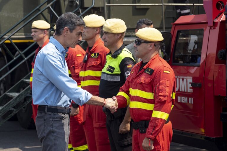 El Gobierno de Sánchez vació el fondo de emergencias reservado a incendios para pagar misiones de paz en el extranjero