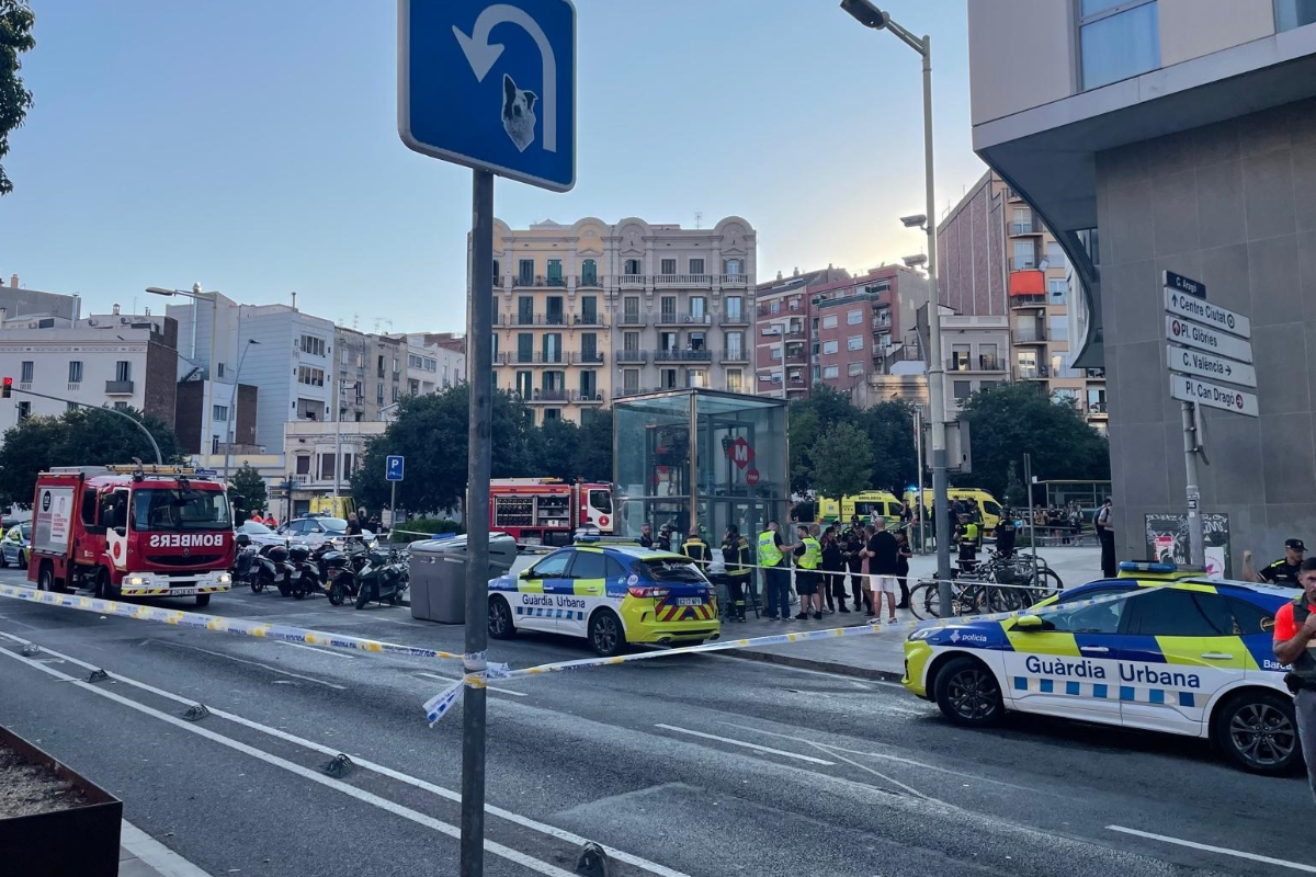 Un incendio en la catenaria de la L1 del Metro de Barcelona deja 137 heridos, seis de ellos menos graves