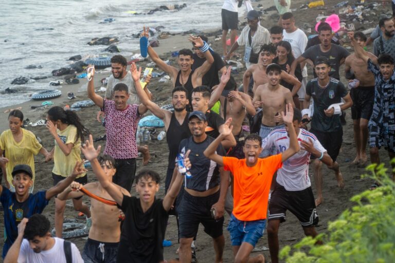Mujeres españolas empiezan a abandonar Ceuta ante la oleada de violaciones perpetradas por inmigrantes ilegales