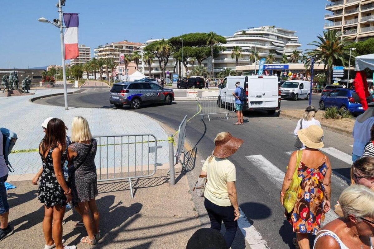 Un inmigrante africano con orden de deportación asesina a un joven de 19 años apuñalándola en el cuello en Fréjus (Francia)