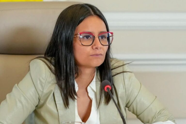 La exsecretaria de Petro denuncia la corrupción del Gobierno colombiano y asegura que teme por su vida: «El miedo que más me asiste es que me maten»