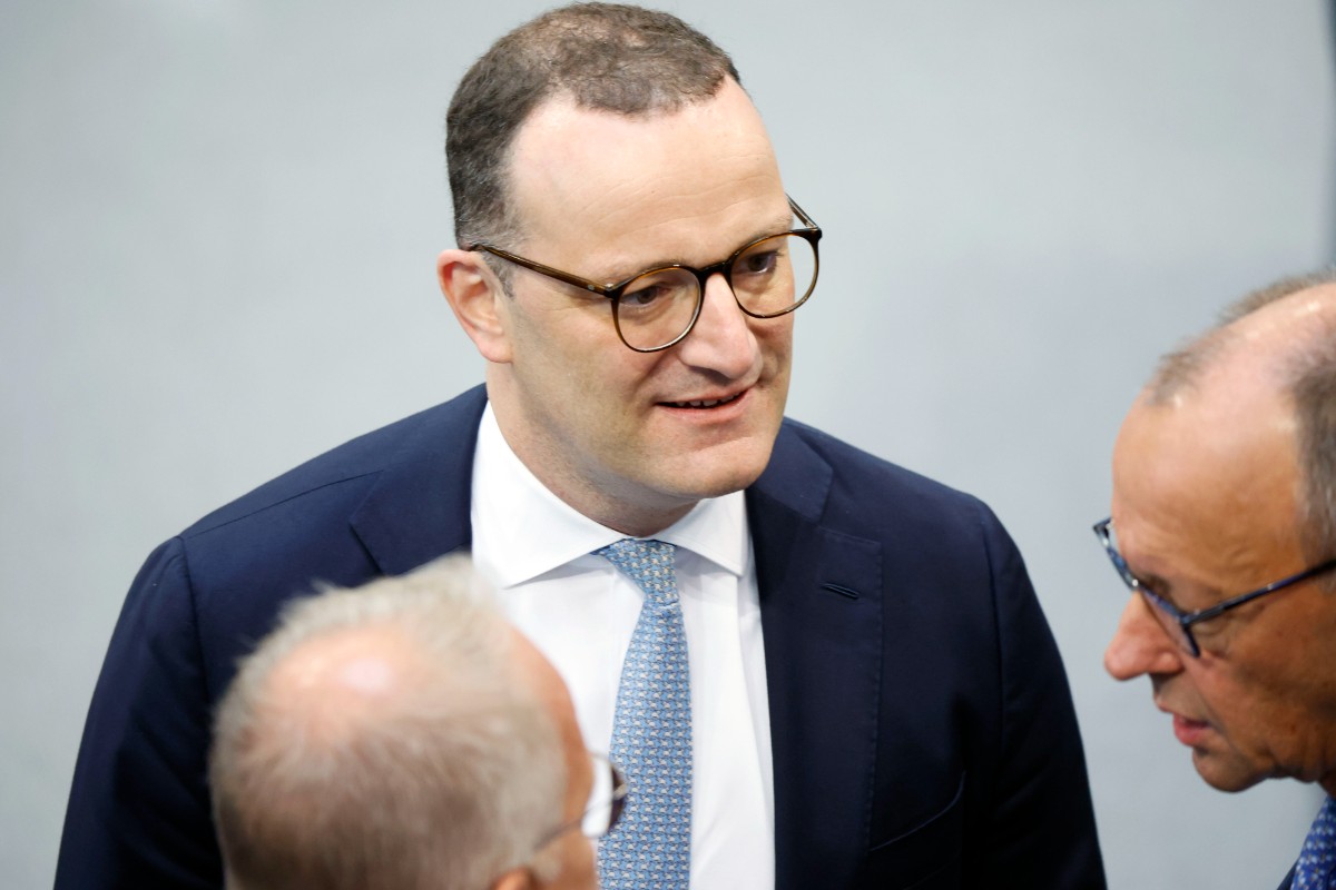 Escándalo en Alemania: dimite el líder de la CDU en el Parlamento tras revelarse que recurrió a la gestación subrogada en EEUU junto a su marido