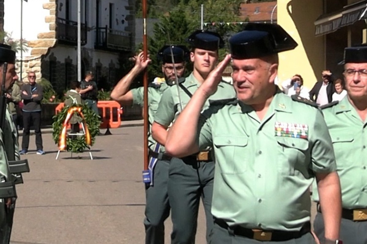Un alto mando de la Guardia Civil amenazó al general responsable de Madrid tras negarse a boicotear los actos del Dos de mayo: «¡Vete a la puta mierda!»