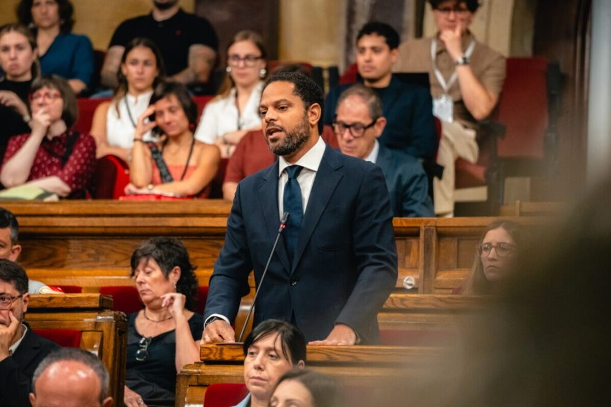 VOX exige cerrar las puertas a la «barbarie» que está colapsando Cataluña: «No hay nada que obligue a los catalanes a convivir con tiroteos semanales»