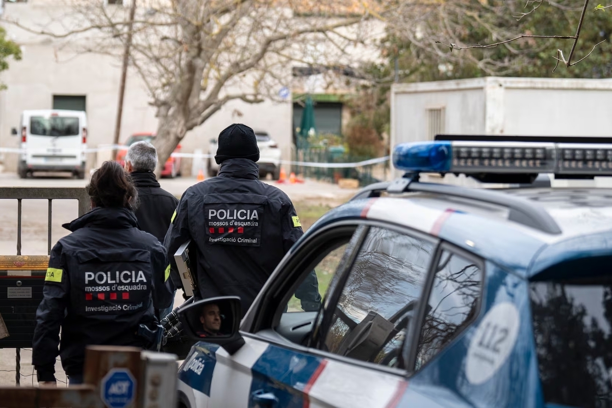 Los Mossos desvelan que algunos «supermercados» regentados por extranjeros que abren todo el día en Cataluña esconden tráfico de seres humanos