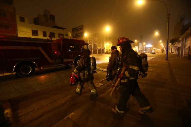 Al menos cinco fallecidos tras un terremoto de magnitud preliminar 5,1 en el suroeste de Perú