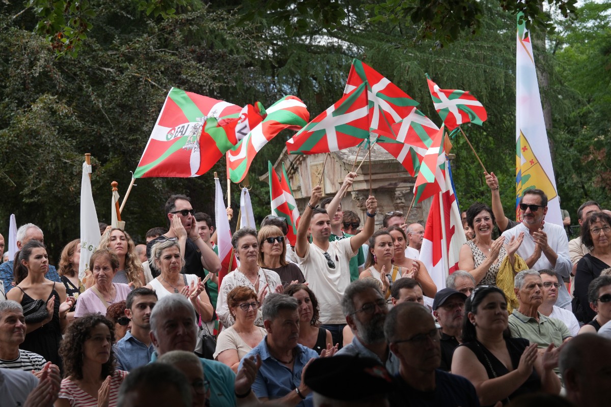 El PNV y Bildu escenifican en Guipúzcoa la «Declaración de Vergara»: un golpe de estado separatista para impulsar el «derecho a decidir»