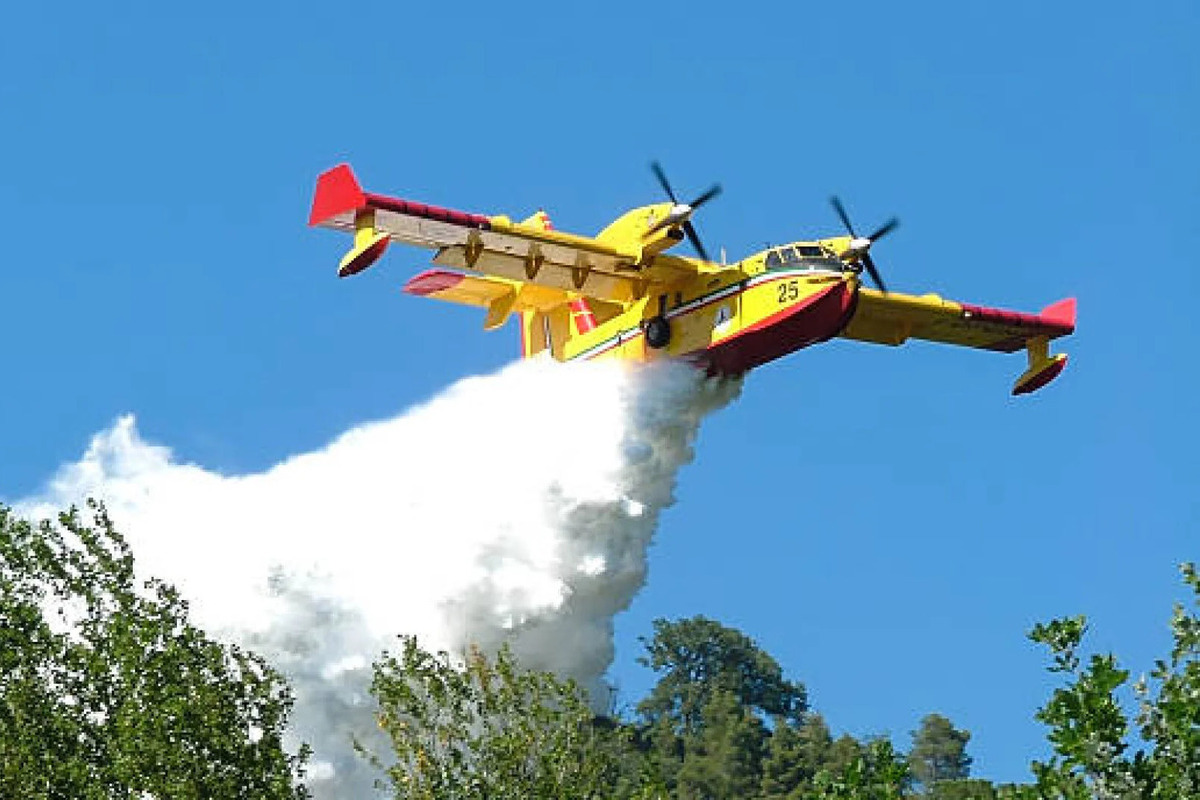 Las administraciones de PP y PSOE destinaron 4.550 millones a «ayuda» exterior en 2025: se podrían haber adquirido 91 Canadair ahora necesarios