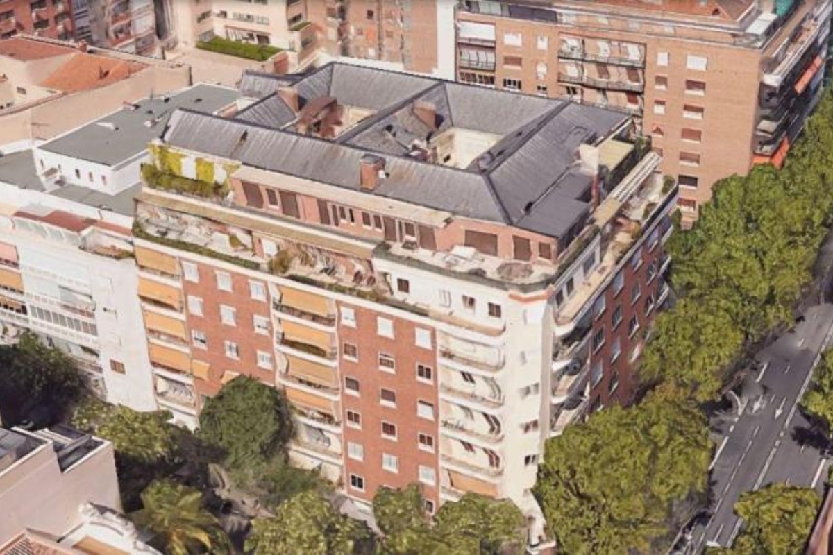 Las normas urbanísticas ponen en duda el uso como oficina del ático comprado por el Gobierno de Ayuso
