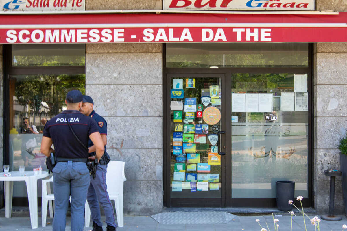 Un inmigrante marfileño apuñala 20 veces a un hombre en Milán: «Me divertí mucho, lo volveré a hacer en cuanto salga de la cárcel»