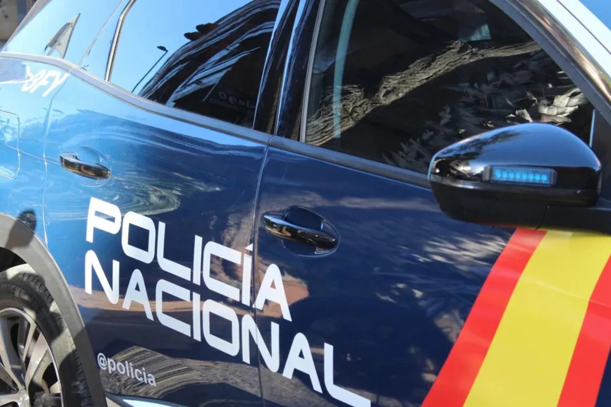 Una inmigrante magrebí apuñala a un joven en el brazo en Murcia después de pedirle un cigarrillo y que le respondiera que no tenía