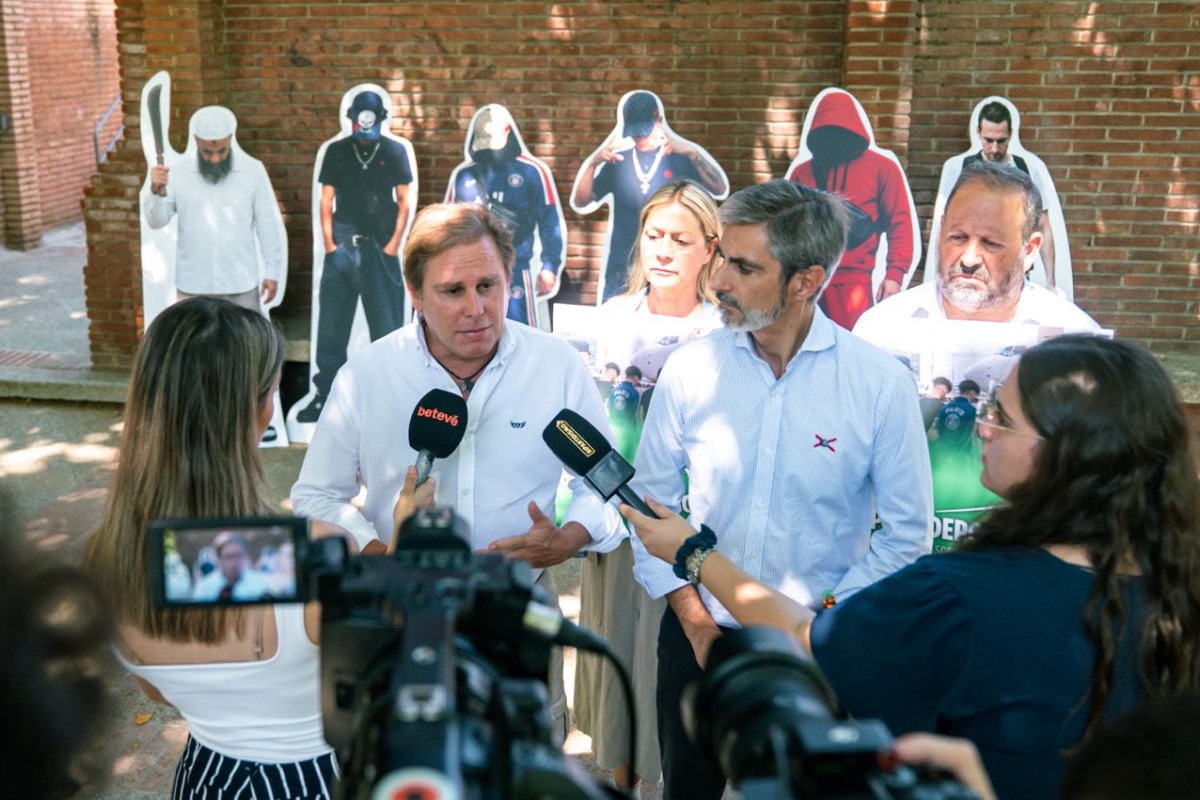 VOX lanza en Cataluña la campaña ‘Sobran delincuentes’ y exige un «plan de deportación» ante la oleada de inseguridad que sufre la región