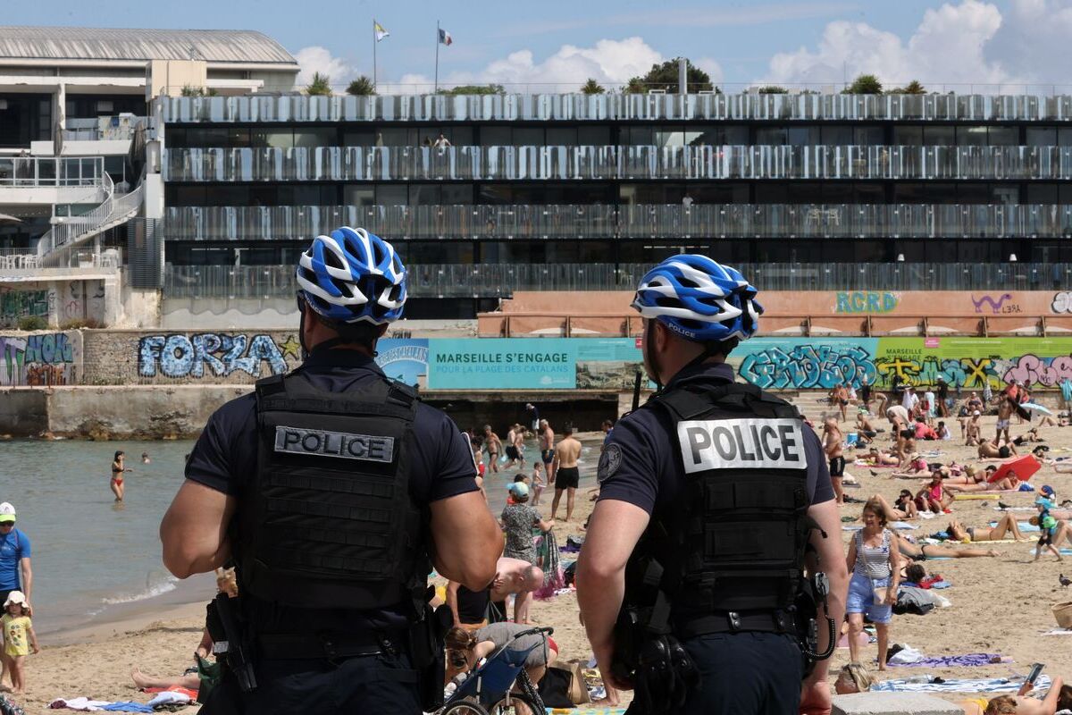 Un estudio desvela que el 50% de las mujeres francesas han sufrido acoso sexual en las playas del país a consecuencia de la inmigración masiva