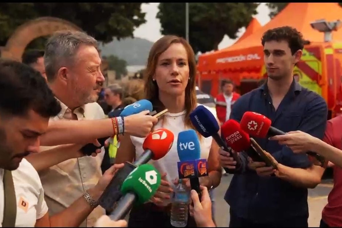 Moñino (VOX) recuerda que el «fanatismo climático» impide la prevención de los incendios y señala al Gobierno por la falta de medios para combatirlos
