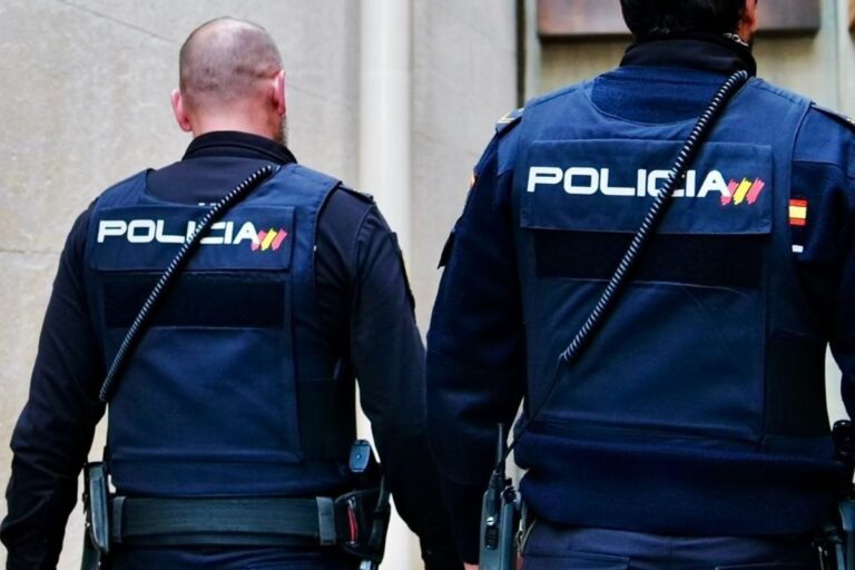 Una vecina de Murcia sorprende robando a un inmigrante ilegal argelino reincidente y éste responde enseñándole los genitales