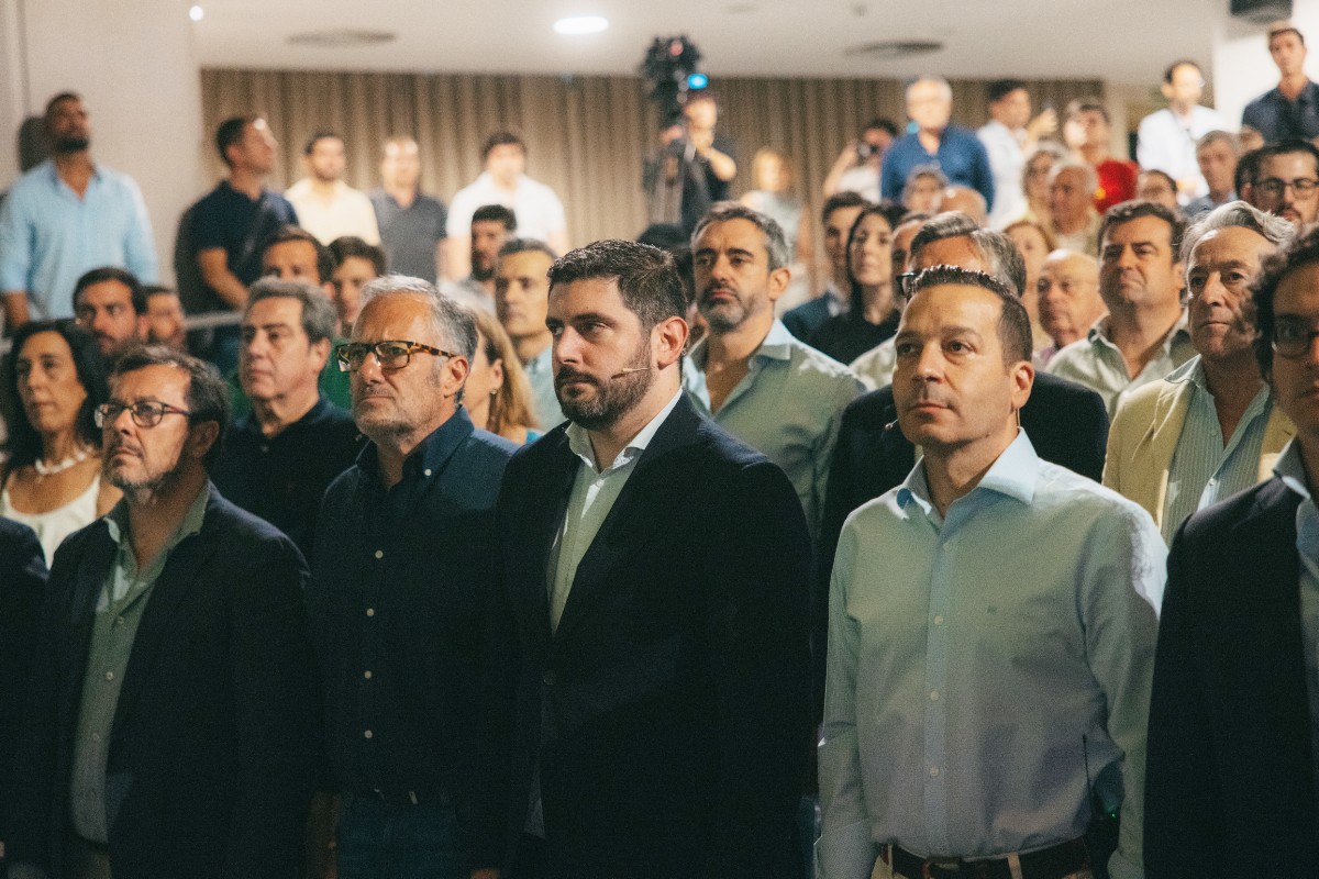 Las consejerías de VOX se levantan contra el reparto de menas y denuncian que el Gobierno de Sánchez financia la «estafa migratoria»