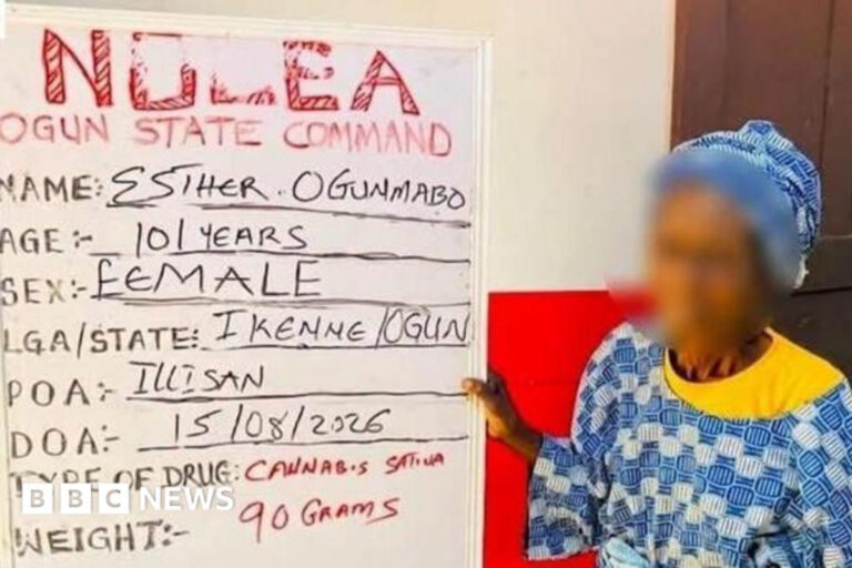 Detienen a una anciana nigeriana de 101 años por vender marihuana: tenía 90 gramos preparados en pequeñas dosis