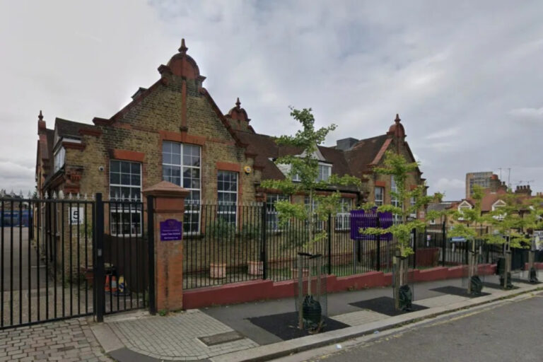 Londres incorpora al sistema público una escuela islámica que educará a los niños conforme a los «principios del islam»