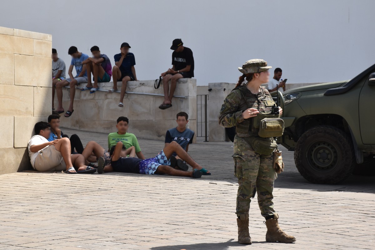 Marruecos ordena abandonar Castillejos a periodistas españoles de EFE y TVE durante la cobertura de los disturbios migratorios en Ceuta
