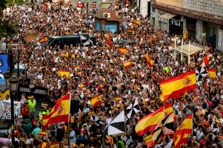 Nace un movimiento ciudadano que organiza movilizaciones por toda España contra la invasión de miles de inmigrantes ilegales