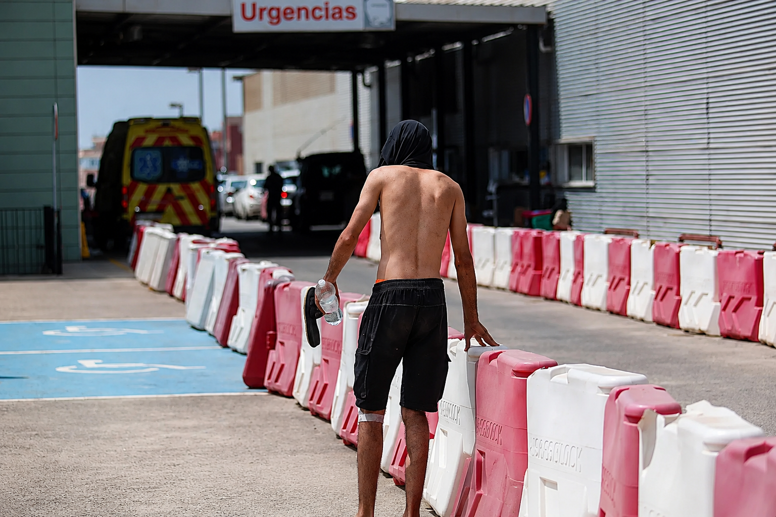 Las Urgencias de Ceuta, convertidas en ‘The Walking Dead’: colapso, sarna, tuberculosis, ronchas y fuga de enfermeros por la invasión migratoria