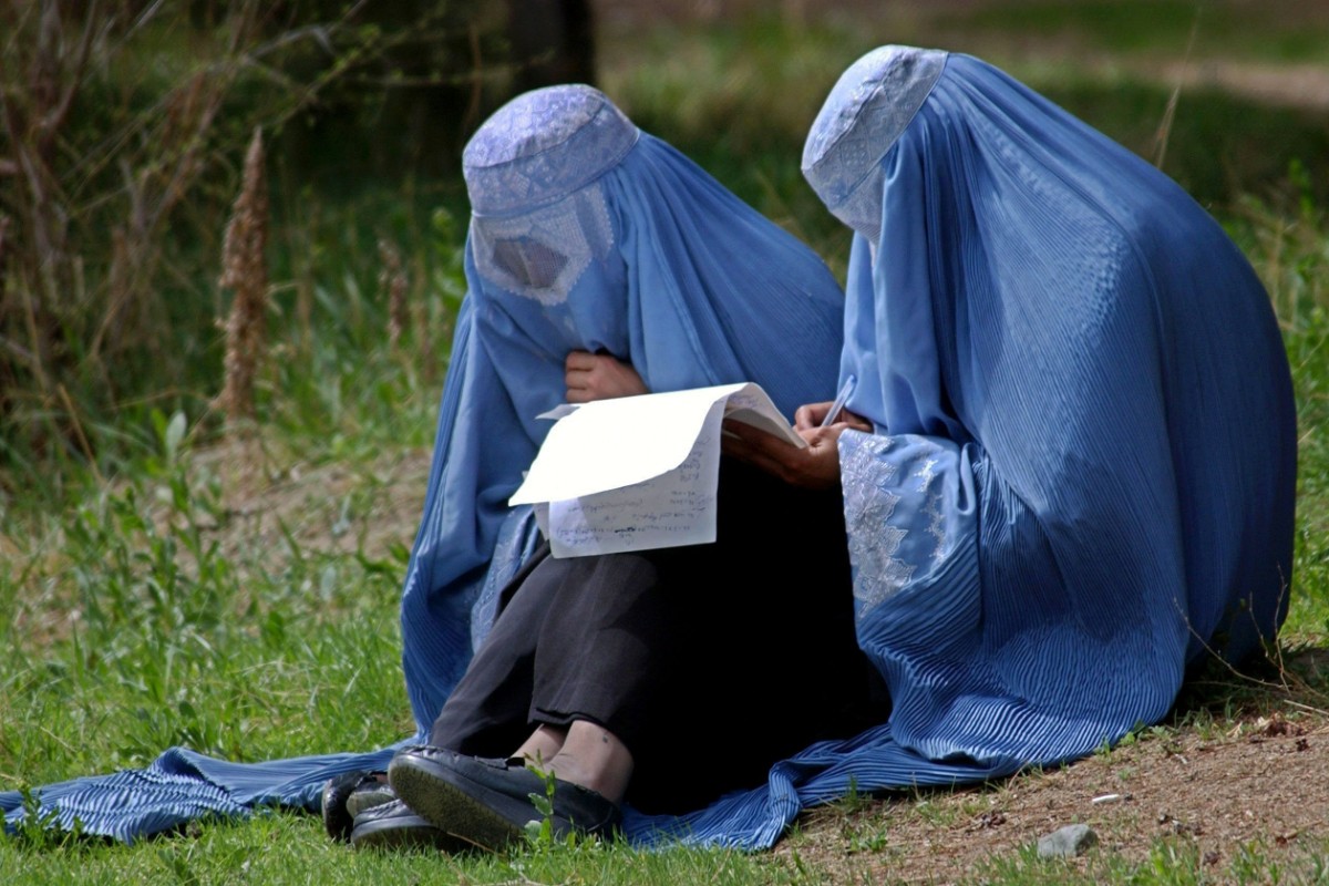 El presidente de Portugal promulga una ley que prohíbe el uso del burka en público gracias a la presión de los patriotas de CHEGA