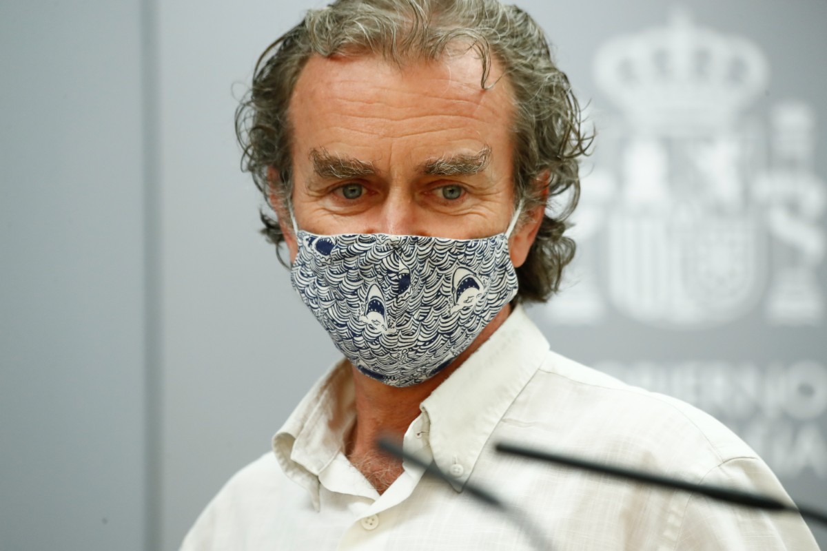 Fernando Simón vuelve a escena: Sanidad lo envía a Ceuta para vigilar el riesgo de enfermedades tras la invasión