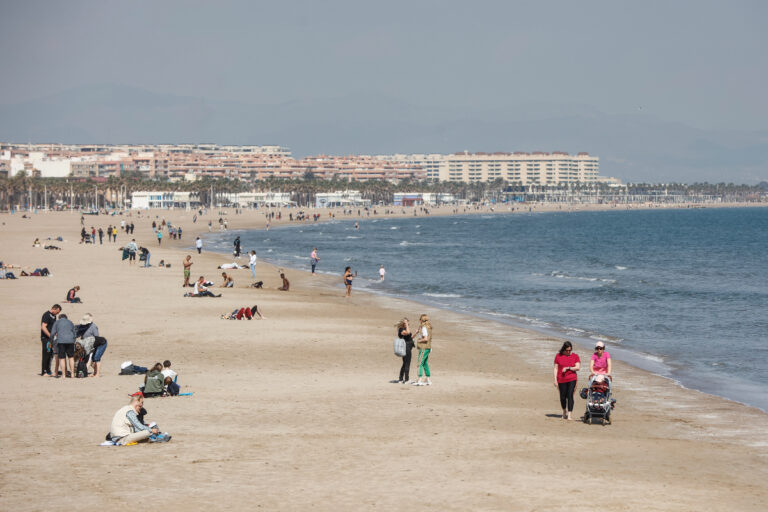 La demanda extranjera supera ya el 25% de la vivienda en Alicante, Baleares, Málaga y Tenerife