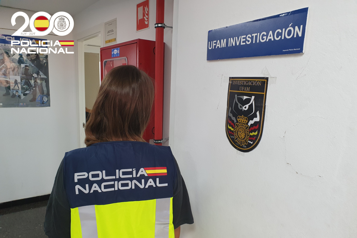Detenidos unos padres por abandonar a sus hijos entre cucarachas, basura y restos de comida en Palma