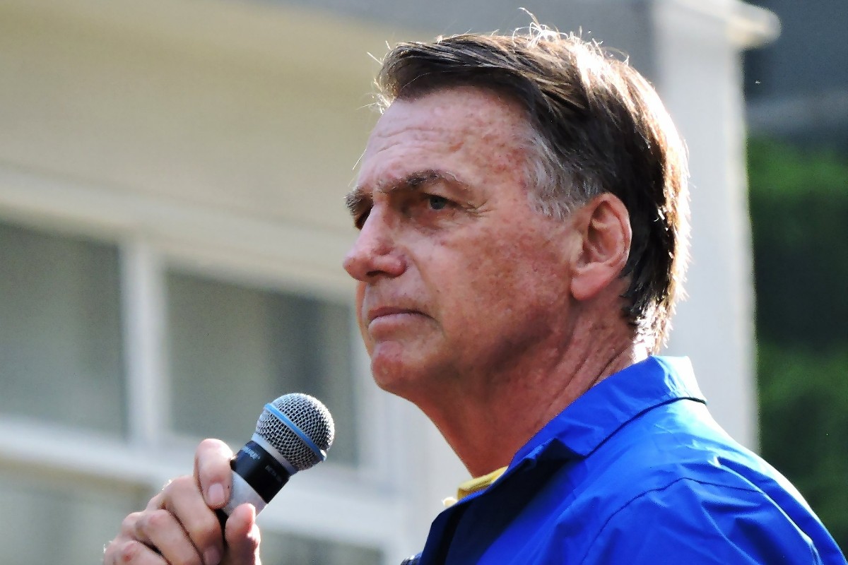 El Supremo de Brasil autoriza a dos de los hijos de Jair Bolsonaro a visitarle pero les prohíbe abordar «temas políticos» con el exmandatario