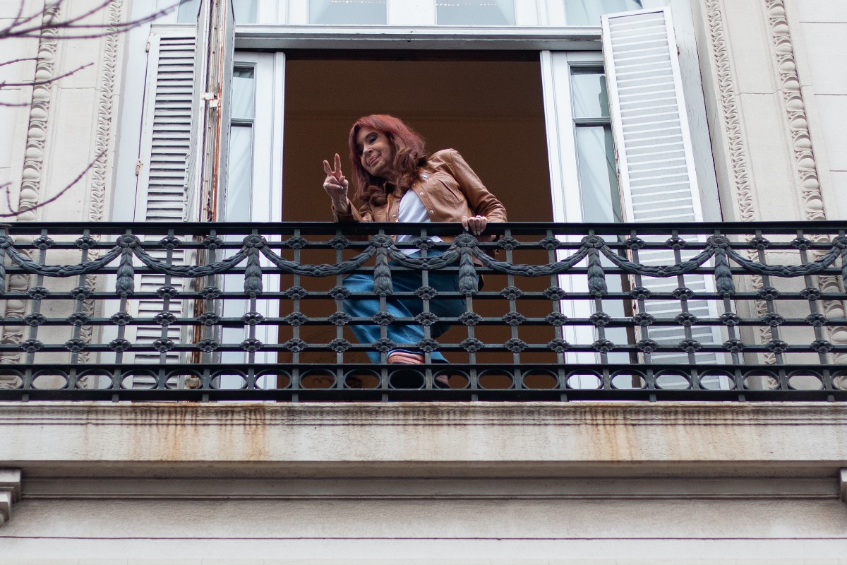 La Justicia de Argentina embarga el piso en el que cumple prisión domiciliaria la izquierdista Cristina Fernández de Kirchner