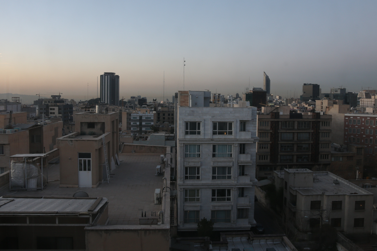 La economía de Irán se hunde: los alimentos se disparan hasta un 400% y crece el temor al colapso