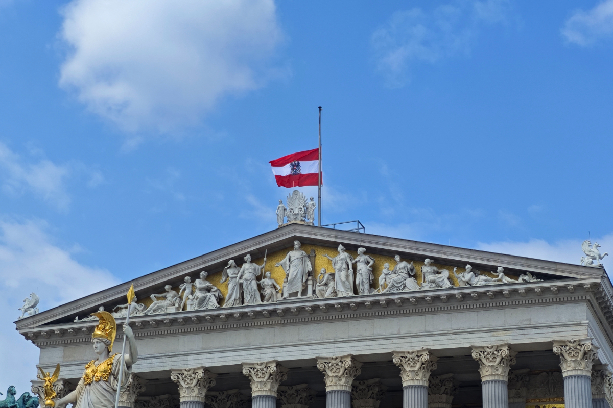 Los contribuyentes austriacos financian con casi 400.000 euros un estudio sobre «la extrema derecha en la moda»