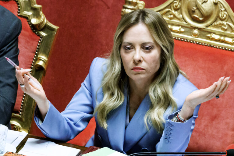 El Gobierno de Meloni presiona a la UE para censurar la regularización masiva de inmigrantes aprobada por Sánchez: «Han fracasado completamente»