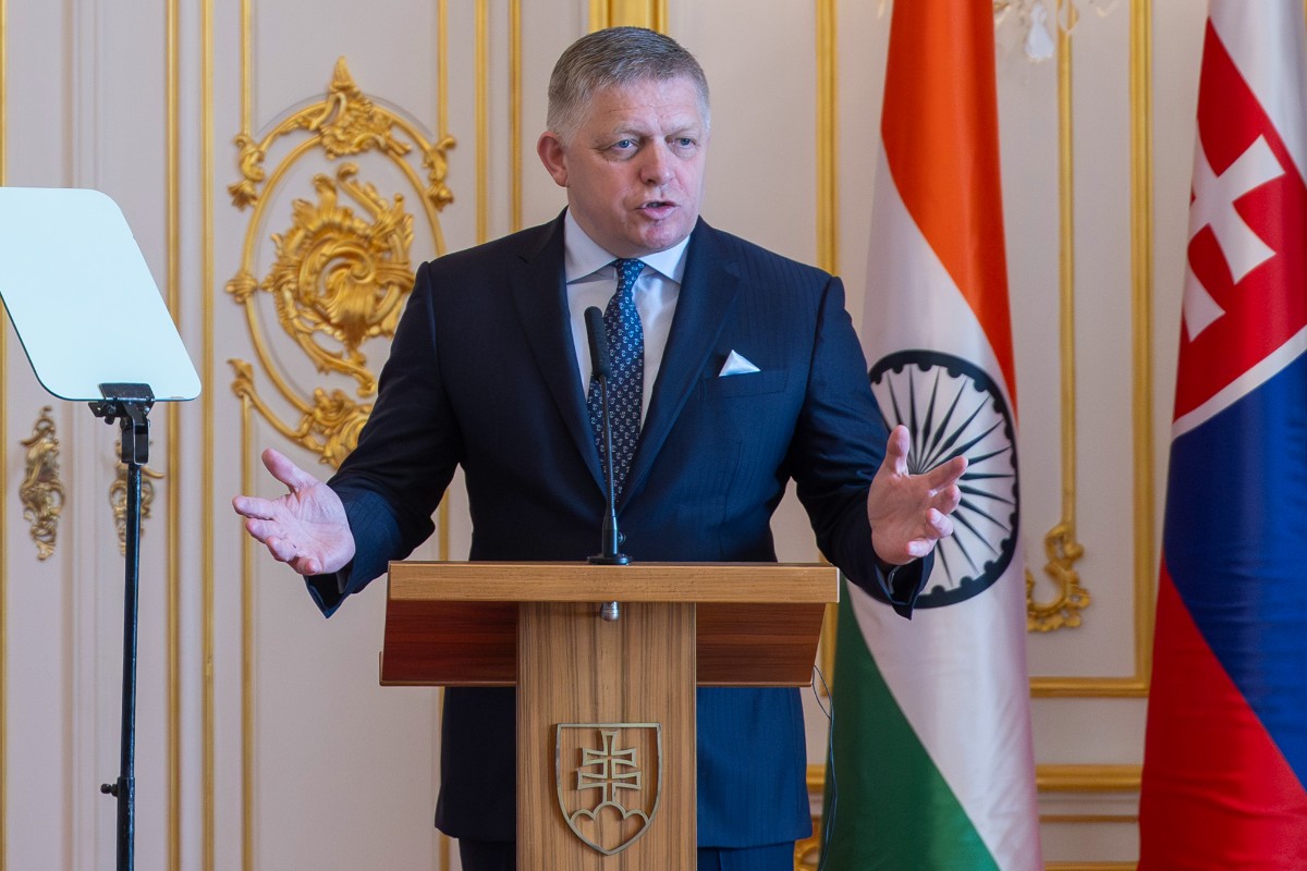 El primer ministro de Eslovaquia, Robert Fico, respalda la postura de Meloni sobre Ceuta: «Muchos gobiernos laxos permitieron la entrada de ilegales a nuestros países»